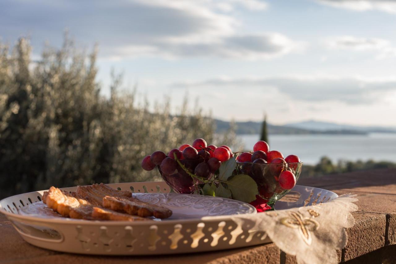 Villa Dei Tramonti Passignano sul Trasimeno Luaran gambar