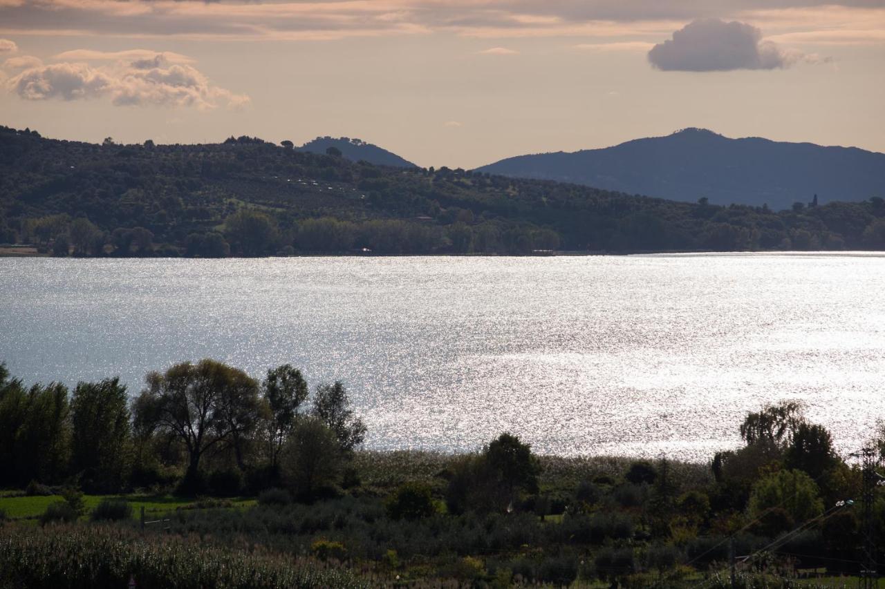 Villa Dei Tramonti Passignano sul Trasimeno Luaran gambar