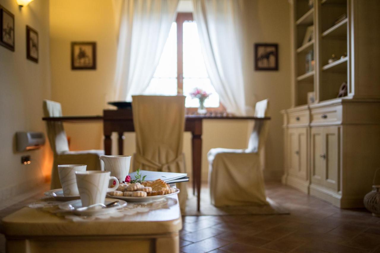 Villa Dei Tramonti Passignano sul Trasimeno Luaran gambar