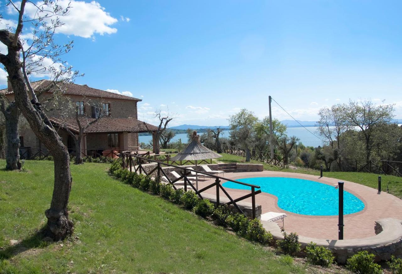 Villa Dei Tramonti Passignano sul Trasimeno Luaran gambar